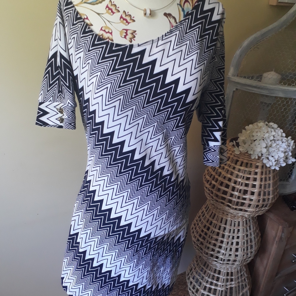 Kardashian Kollection Navy and White Zigzag Mini Dress Large